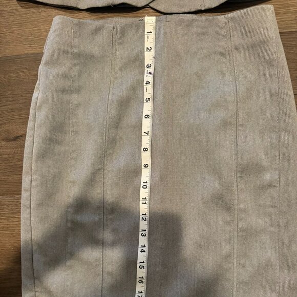 White House Black Market Grey Suit with 3/4 sleeves - Picture 12 of 14